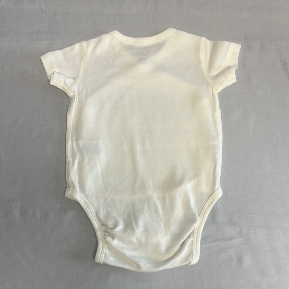 Nest Designs - LIKE NEW - White/Cream Kimono style short sleeve Baby Onesie - Picture 3 of 4